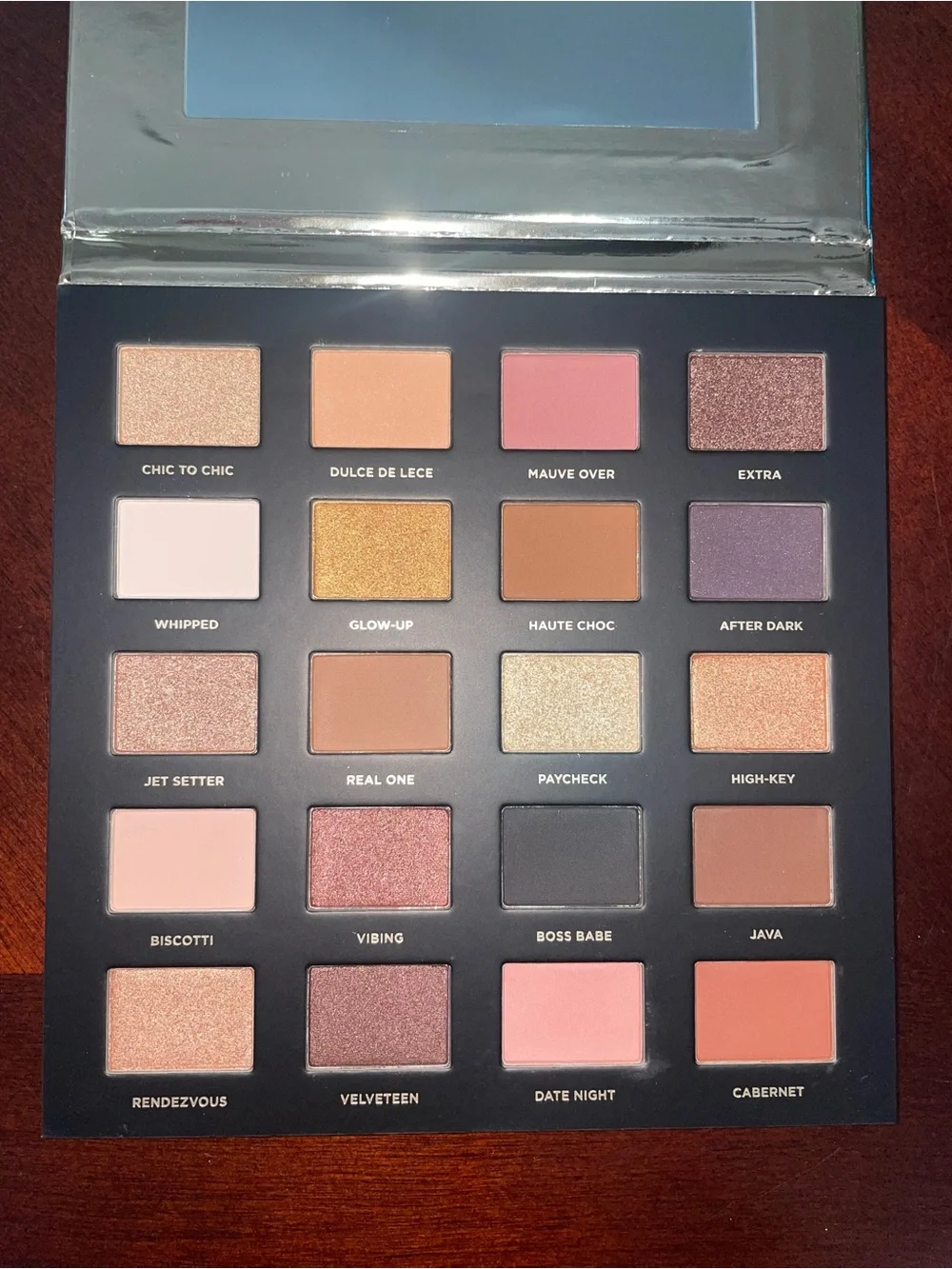 Iconic London - Booming Gleaming Eyeshadow Palette